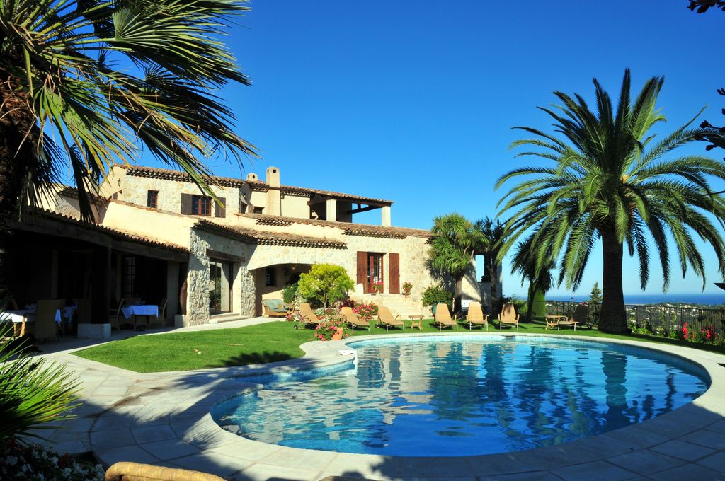 Luxueuse Villa avec Piscine, Terrain de Tennis, Pétanque, Bar, Four à Pizza et Vue Mer pour 20 personnes 